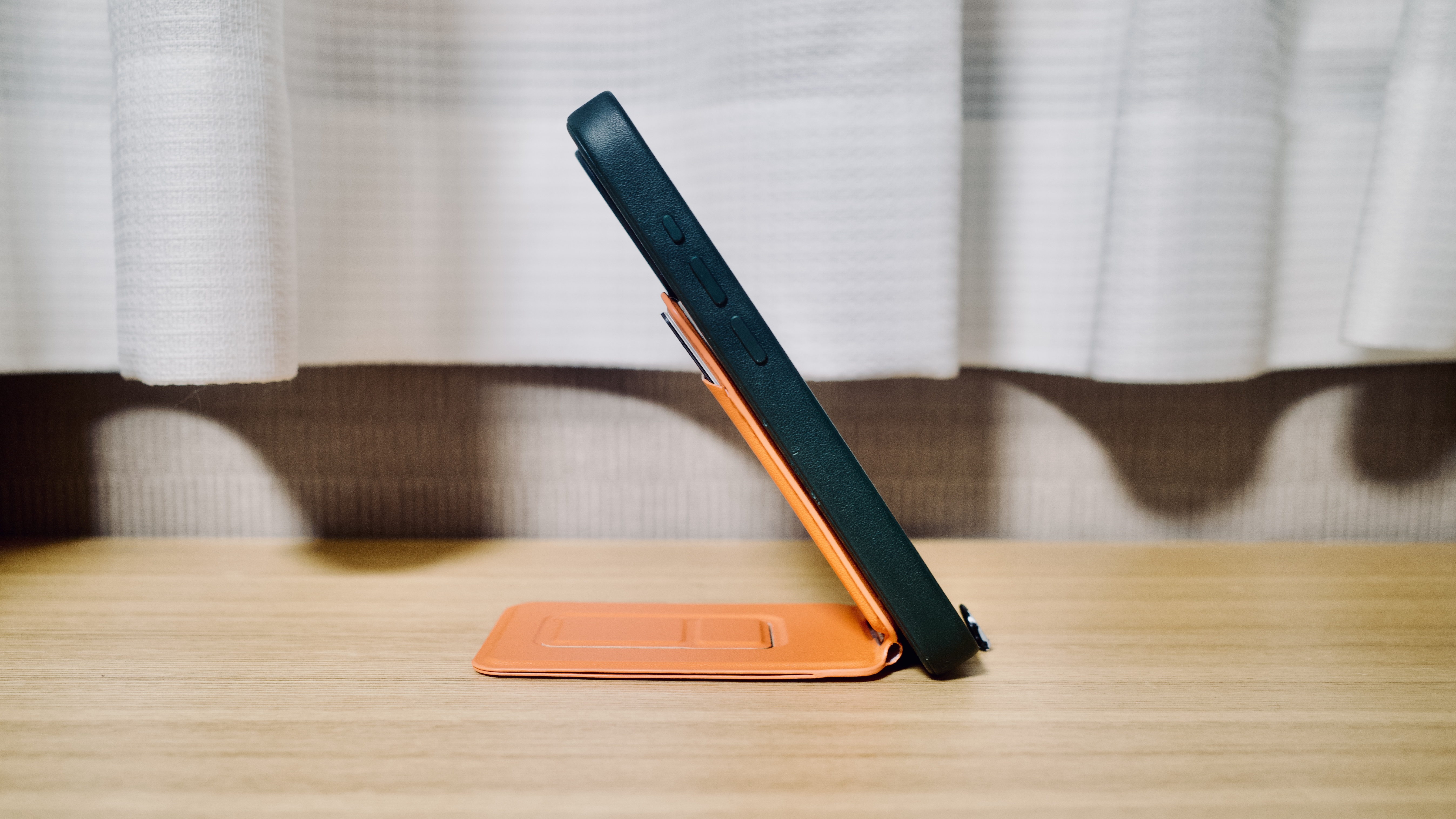 MOFT 8 in 1 スマホスタンド